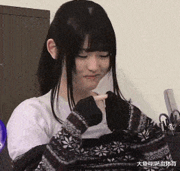 搞笑gif:你们两位是在比赛吗,还是在真打呀