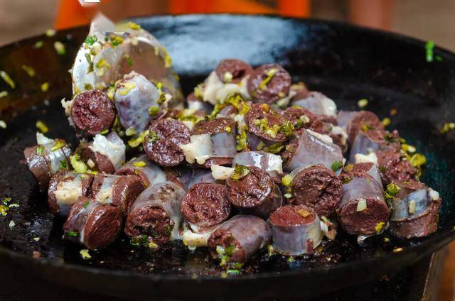 中西方人吃起血来，个个津津有味(图文)