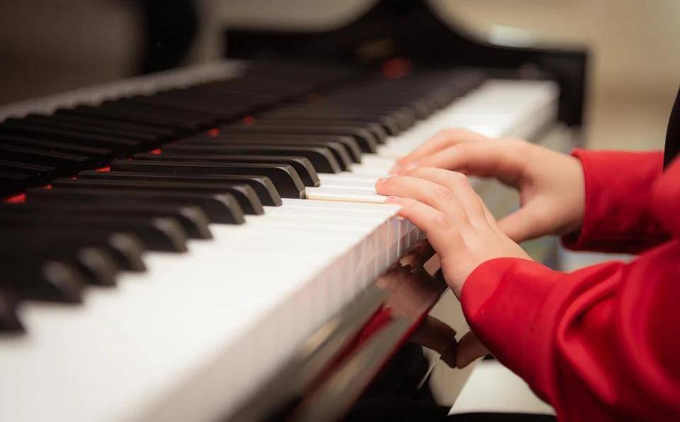 音乐与逆商 |坚持学钢琴6年以上,他的逆商要高于一般人