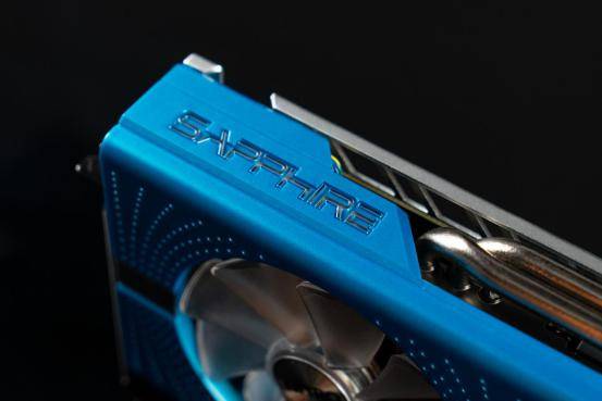 千元级新甜品 蓝宝石rx 590 gme 8g d5超白金极光特别