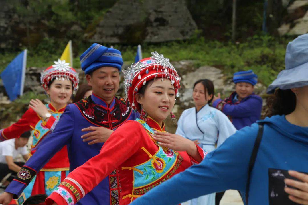 奉节龙桥土家族乡第四届采笋季暨百名网红直播带你游龙桥消费扶贫活动