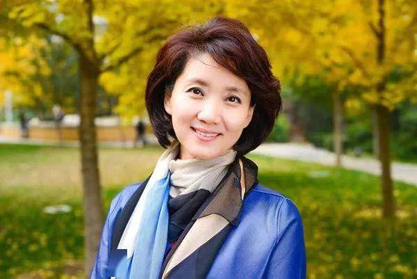 李修平 中央广播电视总台央视主持人 ▼ 《敕勒歌》朗读者:姚雪松