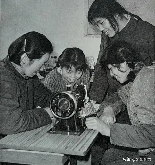 1975年老照片:黑龙江下乡知识青年生产生活掠影
