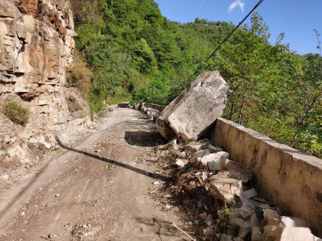 巧家县50级地震昭通交通运输部门全力抢险保畅通