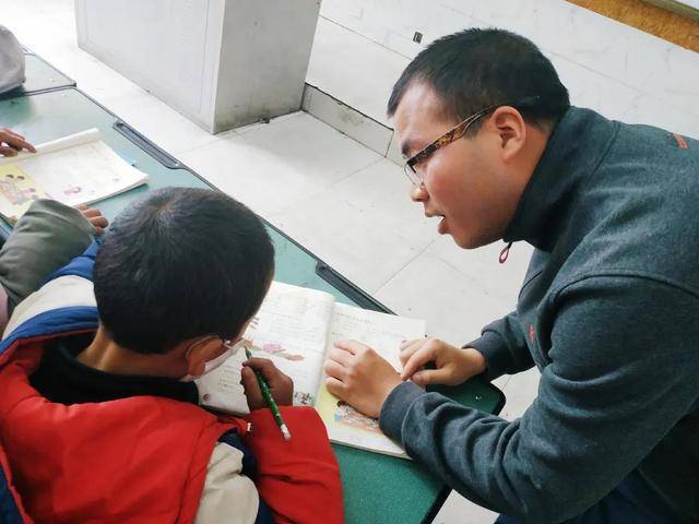 垮什么成语_穿卫衣垮什么包包图片(3)