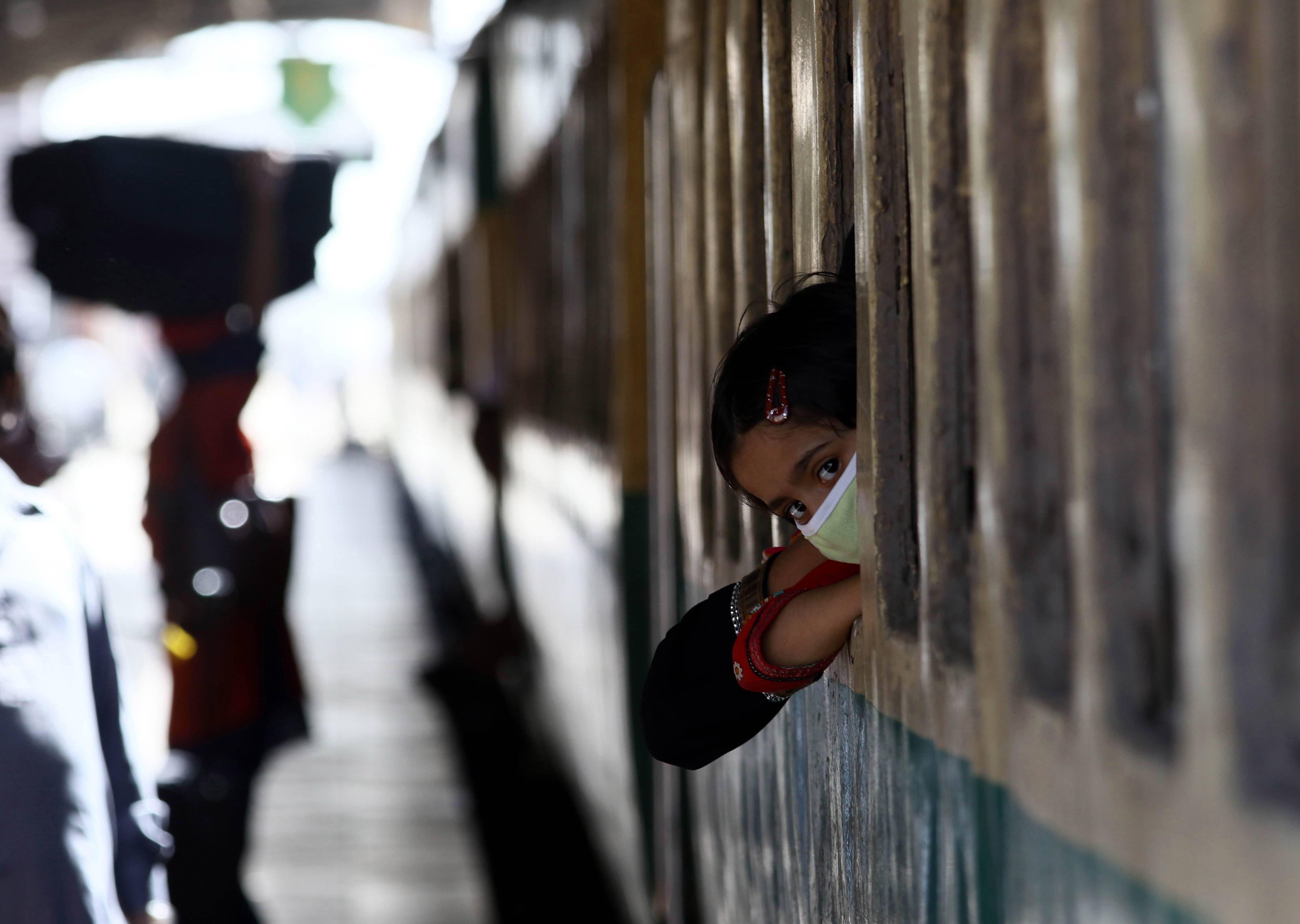 巴基斯坦恢复部分火车班列