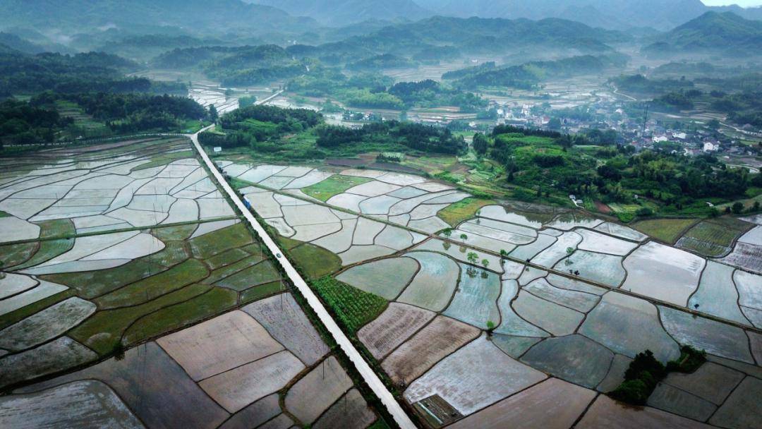 泾县沙茂公路  起点位于黄村镇沙园村