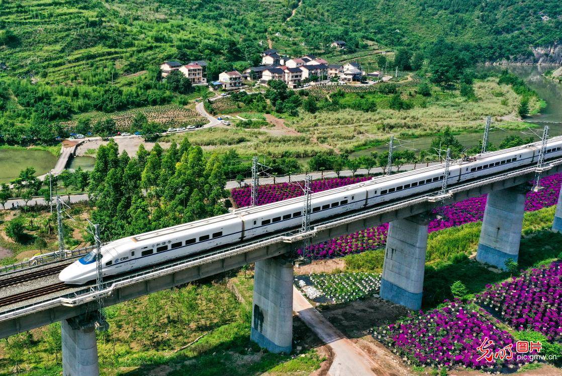 2020年南平各县市1一_南平一中巴翻车(2)