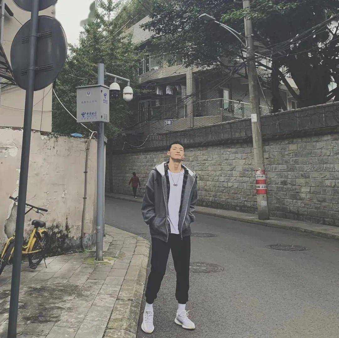 晃过天空 第一集 社团琼影_邹伟豪