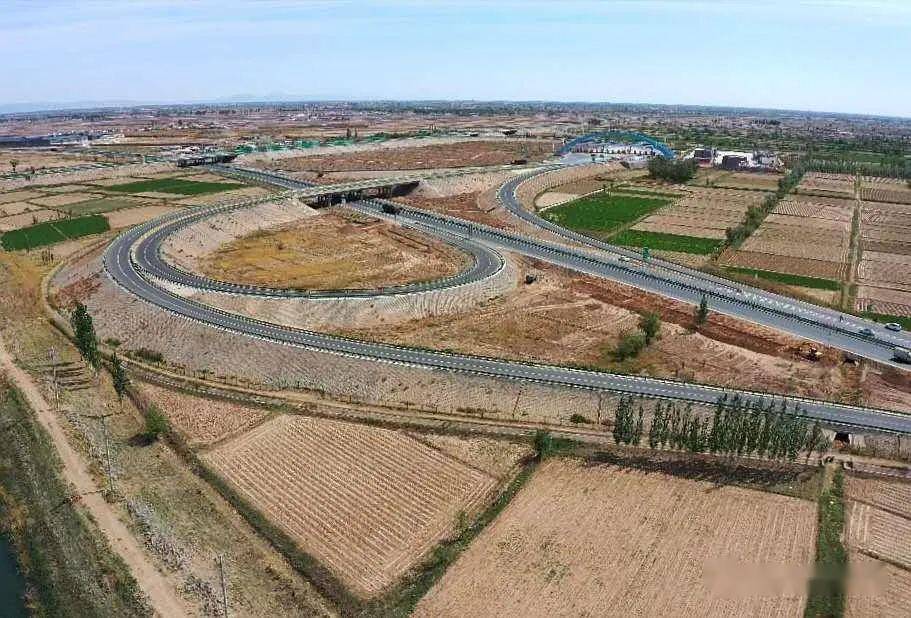 从天空角度,看河套公路之美