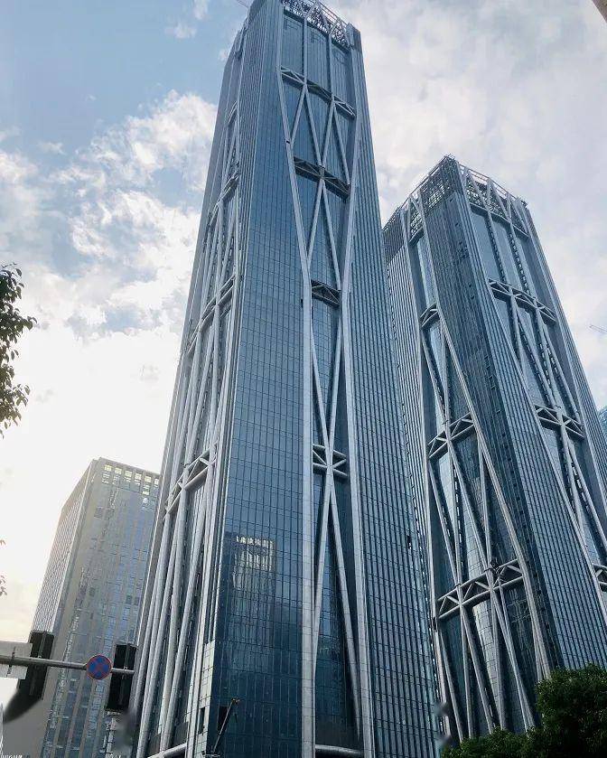 长沙河西第一高楼下月竣工,328米!