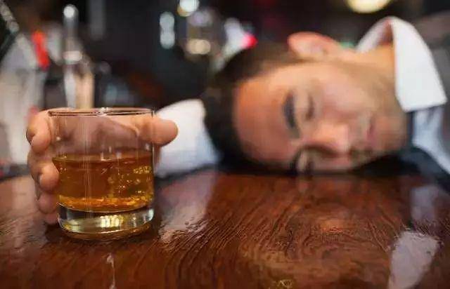 有这8大症状,那就说明你需要喝酒了!