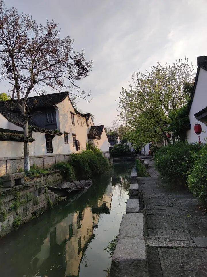 杭州怎么去湖州便宜 c3ac852a2b2b493d96fd5d7ee89f214e.jpeg