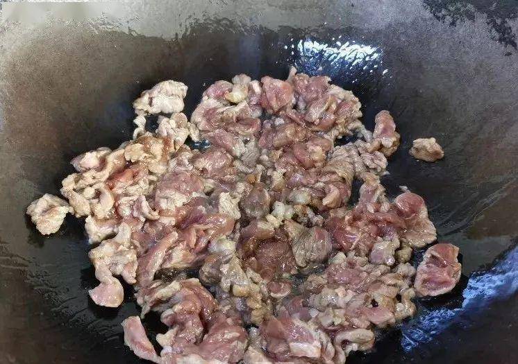 怎么把肉切成薄片 6205962978be4e66b53e938e8be36bda.jpeg
