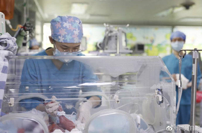 宝宝|超早产迷你宝宝住NICU百多天终于出院了出生1斤半