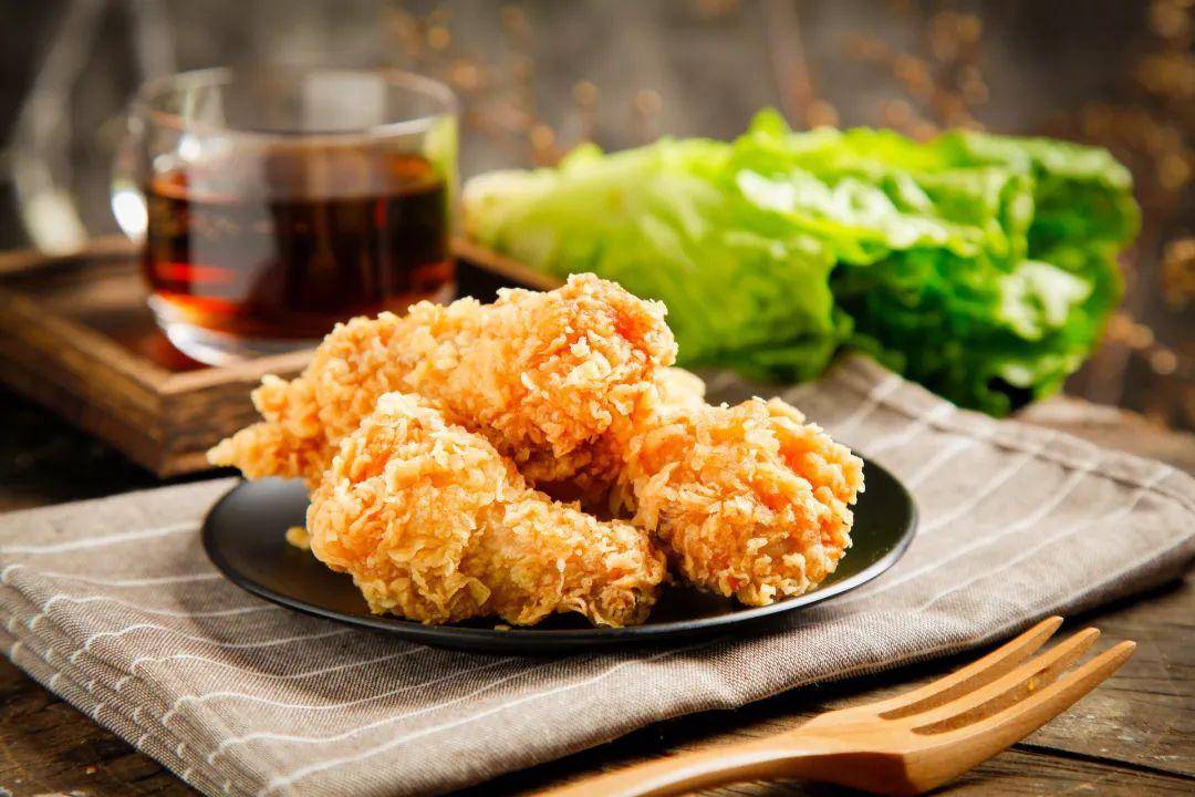 孩子|13岁男孩狂吃辣条突然晕倒:这4类零食千万别给孩子多吃!