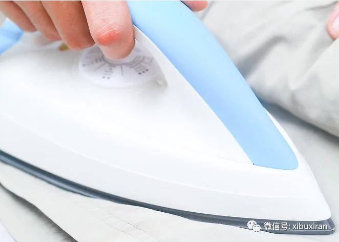 怎么快速去除衣服上的口香糖 d236cabc670d4c8d9208f94d4d303d9d.jpeg