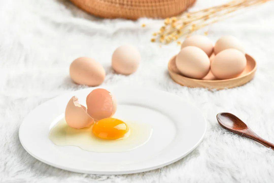 「精准信息股票」张文宏：每天吃3-4个鸡蛋，已写入治疗处方