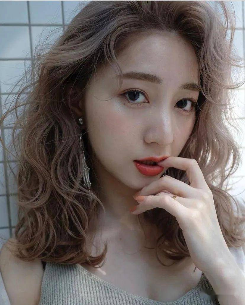 慵懒感文艺卷发 73146e4fd69f47a09ae583f2d142f571.jpeg