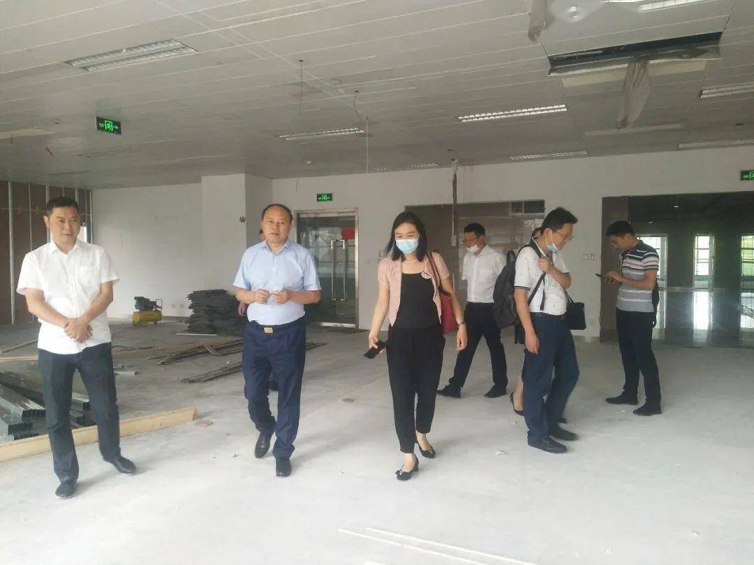 产业转移综合服务中心)广州市企业家沙龙对接30多位企业家5月28日下午