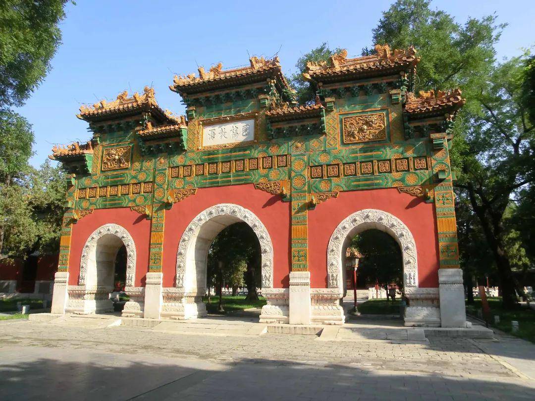 承德须弥福寿之庙的琉璃牌楼北京北海西天梵境前的华藏界琉璃牌楼