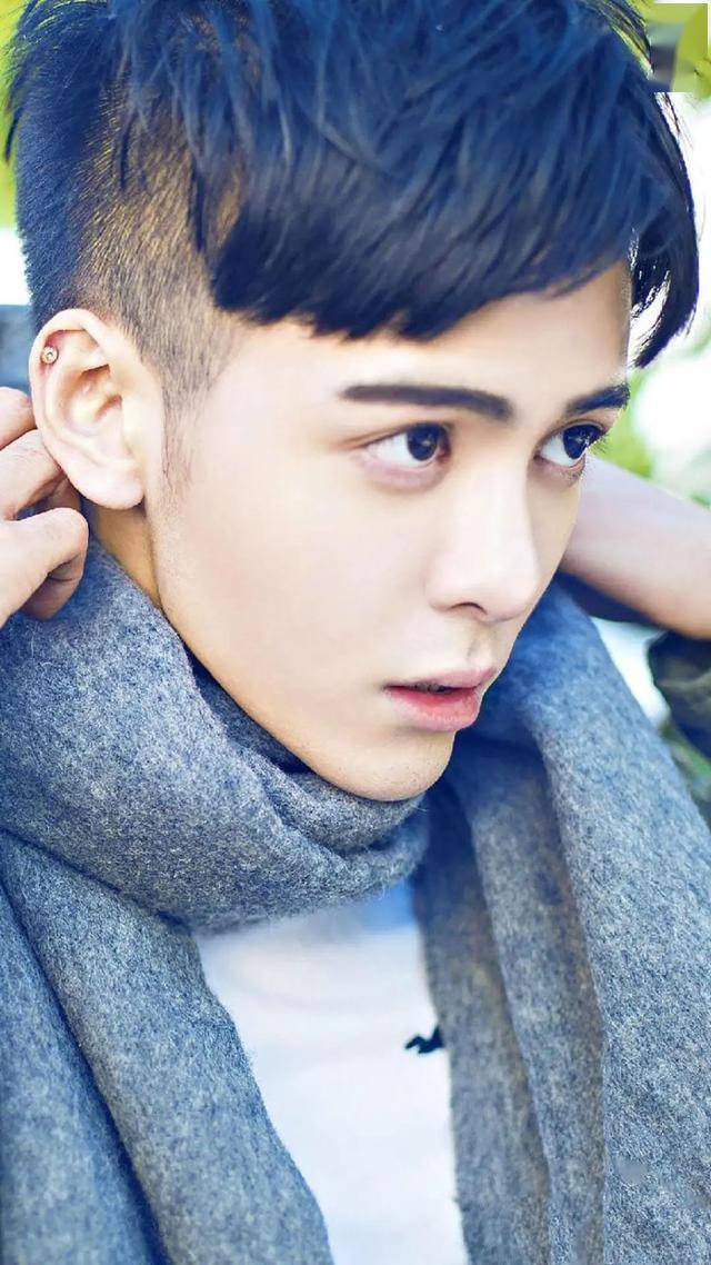 怎么才能变帅男生12岁 d57a08a38ced41dfb6d98cc72d76af96.jpeg