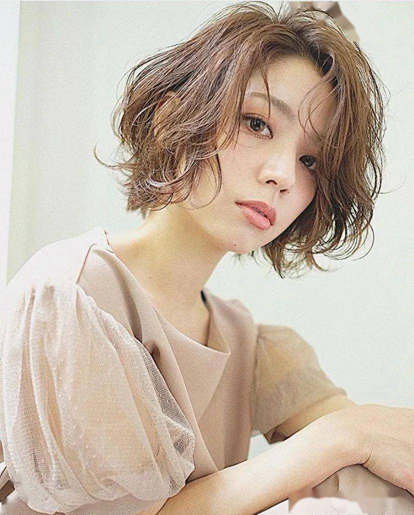 慵懒风发型好看吗 e0c78e789b4c4302a987e1faabbd7779.jpeg