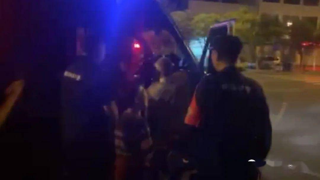突发凌晨发生在涟水宾馆门前一幕特警快速处置68