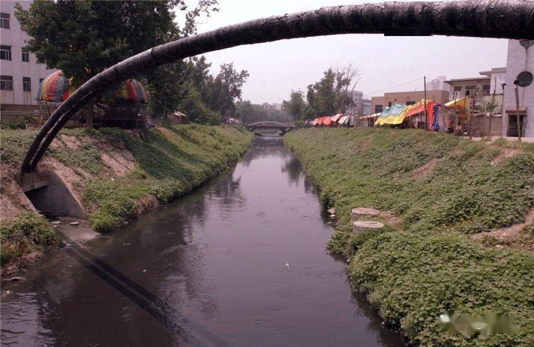 郑州在变美 一条条道路正在变得更美更整洁,一条条河流已发展成带状