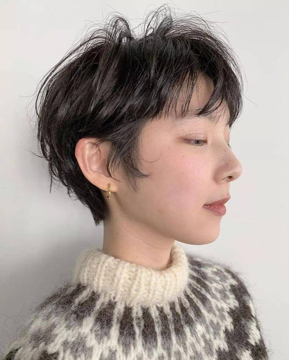 女生潮短发发型