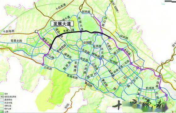 在十堰有这样一条路 它自西向东贯穿车城  串联起新城区 与中心城区