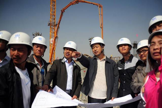 怎么找工地项目经理 66dafc51cc9a405ca5107cbd33d2d81d.jpeg