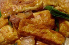 炒黄瓜，重庆辣子鸡，芹菜炒粉， 煎豆腐焖五花肉