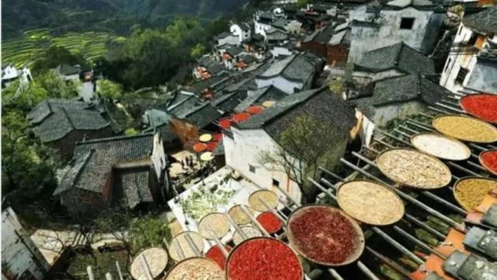 2023年农村还会合村并居吗?