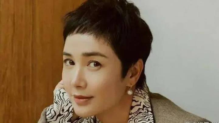 蒋雯丽56岁还把自己当女孩子,是自愿的吗?