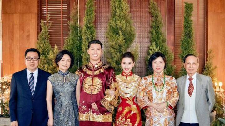 窦骁何超莲婚礼上穿夏装秀身材,谁的魅力更大?