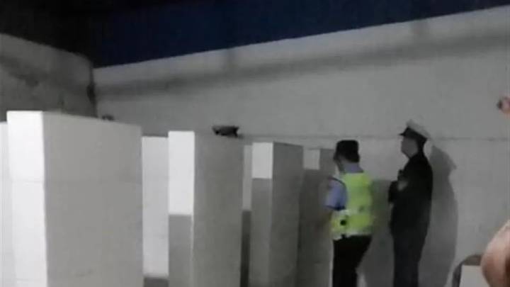 高校通报学院副书记酒驾竟逃入女厕,你怎么看?