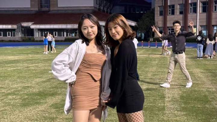 贾静雯长女晒生日照,穿吊带裙身材丰腴,你羡慕吗?
