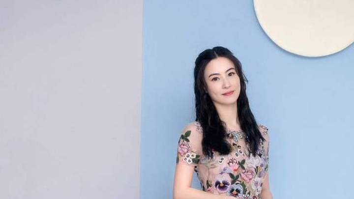 小青霞穿纱裙,是不是仙气十足?