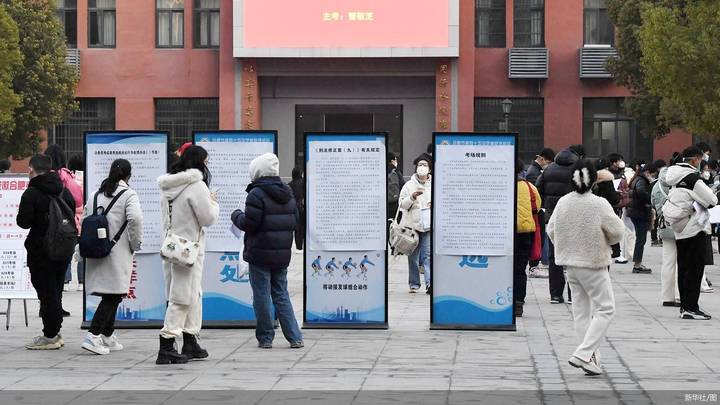 2023年多地再扩招公务员,会带动社会经济发展吗?
