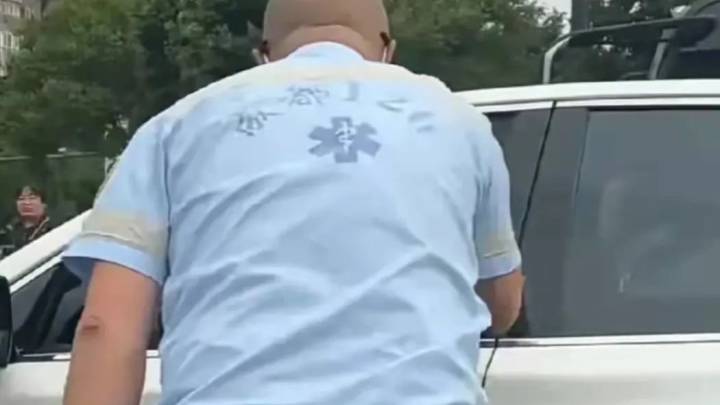 事发接患者途中,小车司机被罚150元记3分,处罚合理吗?