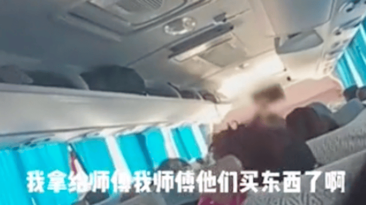女导游骂游客良心被狗吃了,你怎么看?