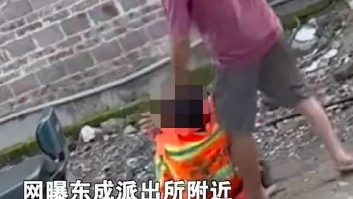 一环卫工不慎扫到男子脚被殴打,嫌疑人已被抓获,你支持重判吗?