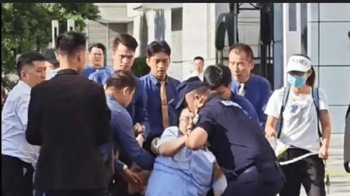 姚振华被打,宝能被困,是自作自受吗?