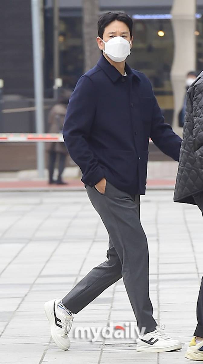 韩国男演员李善均金盛吴出演sbs电台节目