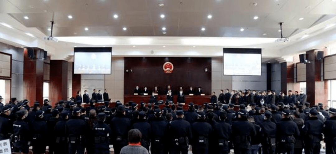 砍伤派出所长以赌养黑以黑护赌巴中这个黑恶势力不得了