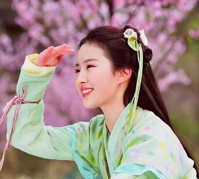 陈钰琪画上刘亦菲的妆,能去演赵灵儿吗?