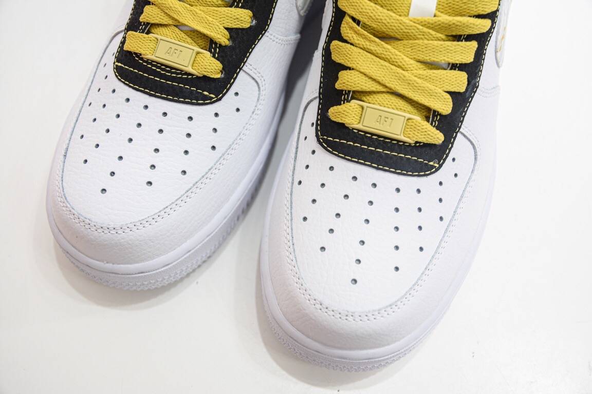 耐克空军一号斑马纹nikeairforce1黑白蛋黄反光运动鞋评测