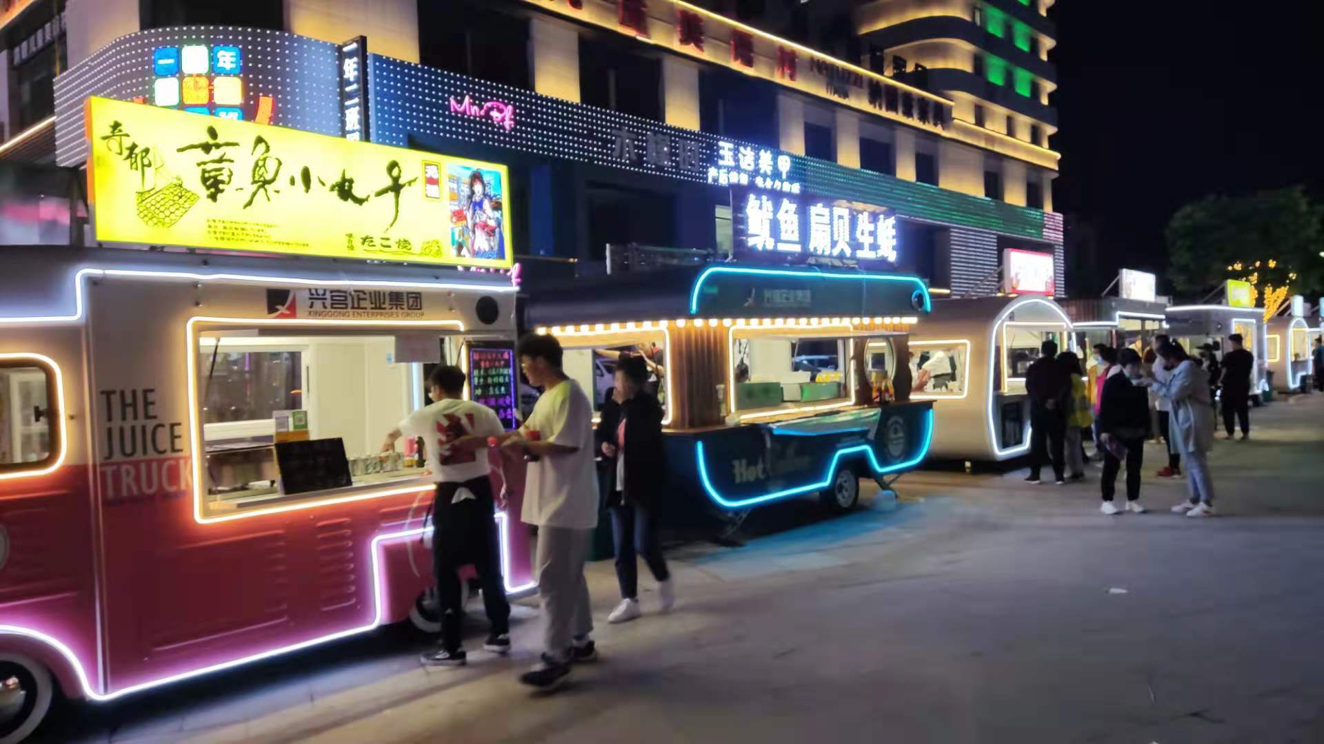 葫芦岛集装箱夜市开业了,在这也可以外滩打卡._感觉