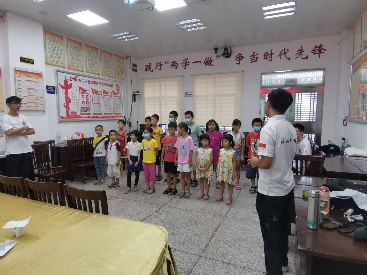 红星启智"社会实践队|请党放心,强国有我-爱国主题教育